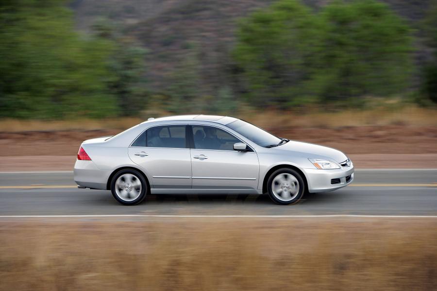  Honda Accord Sedan EX-L 2006 года  (фото 10 из 17)